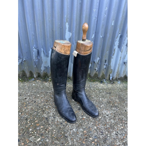 75 - A pair of vintage leather riding boots