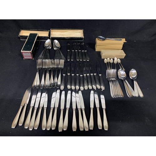 485 - Cormargent cutlery and other cutlery