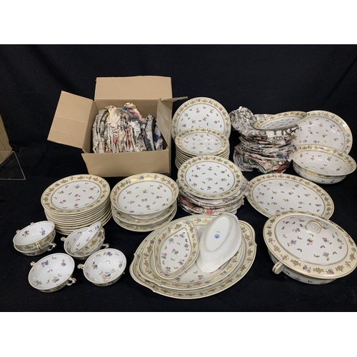 487 - Raynaud and Co Limoges dinner service, 80 pieces in total, including 11 x 22cm plates, 35 x 24cm pla... 