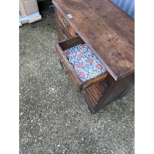 231 - An Antique oak chest of five drawers 77x42x78