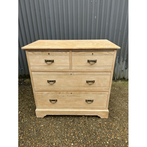 164 - An Edwardian pine chest of four drawers 90x50x88