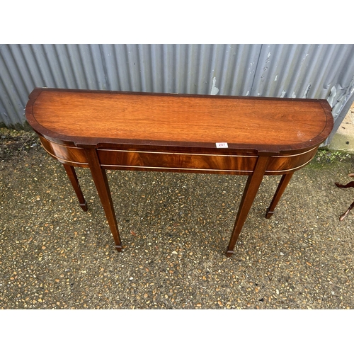 207 - A reproduction mahogany hall table 122x35x84