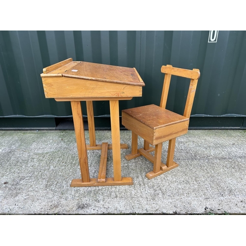 278 - A vintage TRIANG  childs school desk with chair