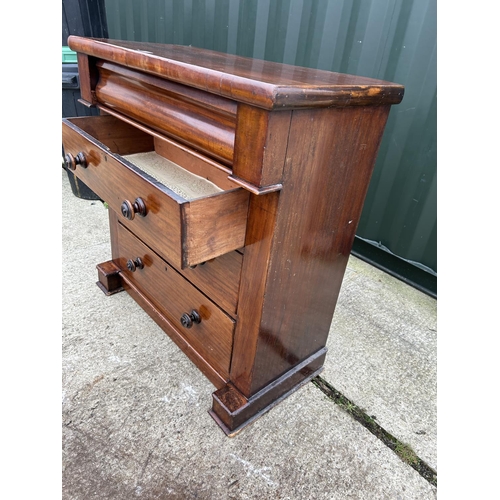 282 - A Victorian mahogany chest of four drawers 108x53x110