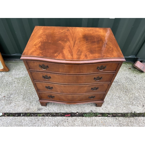 287 - A reproduction mahogany chest of four drawers 78x50x82