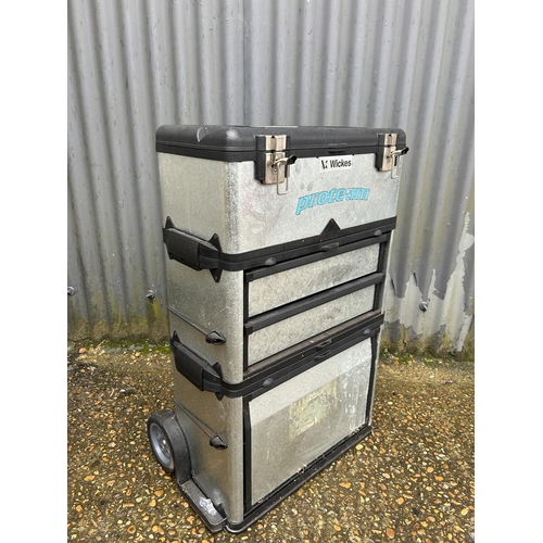 331 - A Wickes Three section trolley tool case