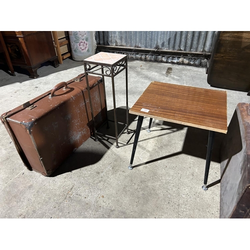 36 - Retro table, 2 plant stands and two retro cases