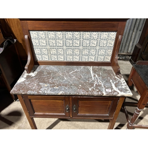 37 - An Edwardian marble top washstand 90cm wide