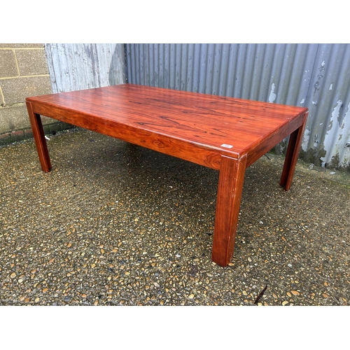 88 - A Danish style rosewood coffee table 150x90x54