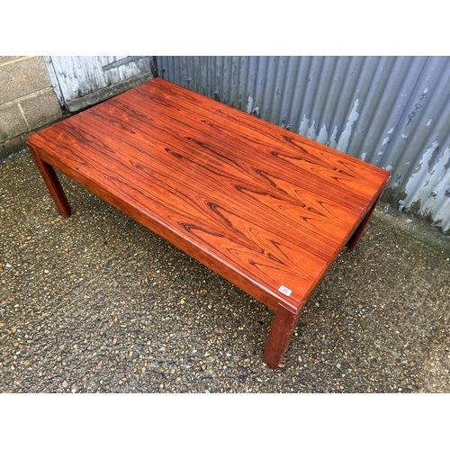 88 - A Danish style rosewood coffee table 150x90x54