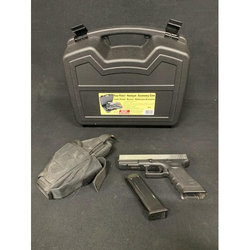 428 - Glock 17 Air Pistol with holster and new gun/accessory case (2)