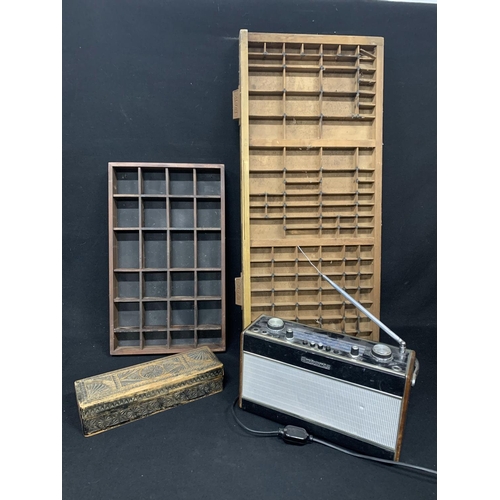 455 - Vintage print tray, display rack, box and Roberts radio, working