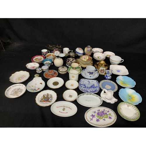 506 - Collection of small decorative china