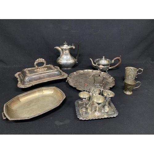 537 - Collection of Silver platedware, including entree dish, Salver and egg cruet