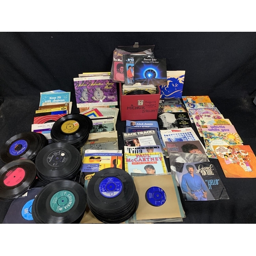 577 - Large collection of singles from 1960's - 80's