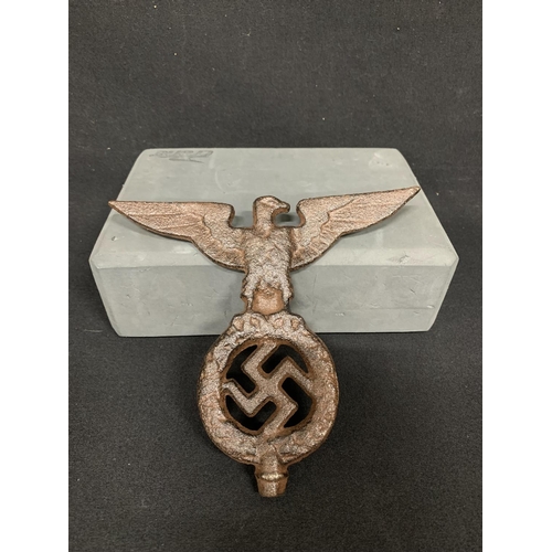 644 - Nazi Metal Flag Top, height 16cms