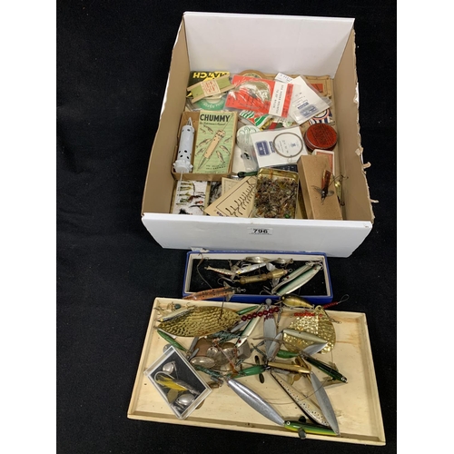 796 - Tray of vintage fishing sundries