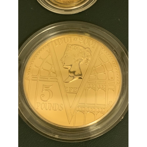 886 - Royal Mint Victorian Anniversary Collection - 4 Gold Sovereigns and Gold Crown 492/750, Total weight... 