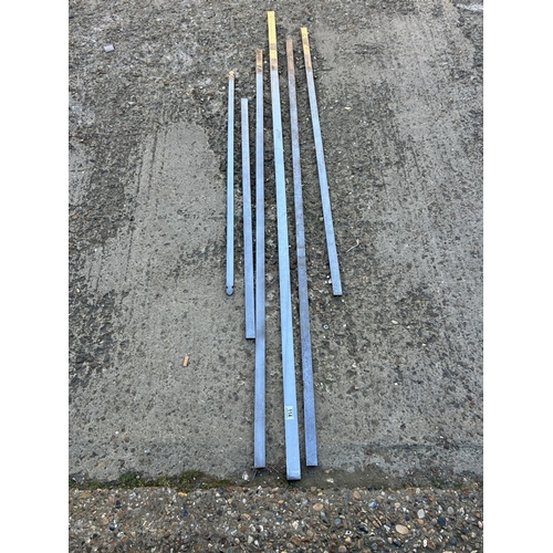 114 - 6 lengths of stainless steel bar (longest 230cm)