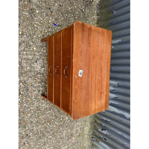 146 - Small retro chest of three 57x35x38