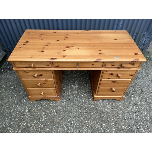 170 - A ducal pine kneehole desk with key 140x60x77