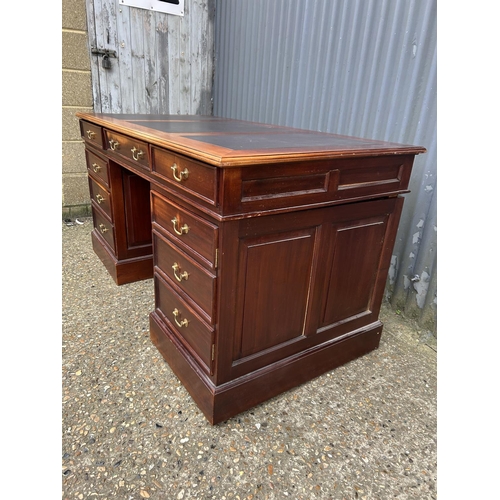 212 - A reproduction mahogany twin pedestal office desk 155x50x80a