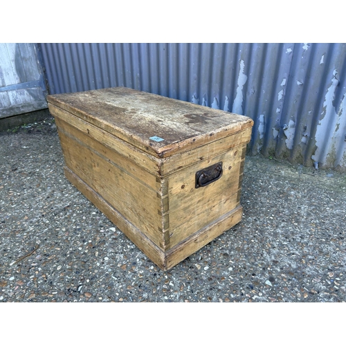 26 - A country pine blanket box trunk 88x40x50