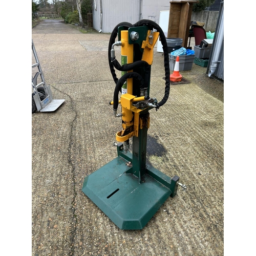 398 - A tractor mounted hydraulic log splitter by Crofter