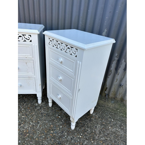 41 - A pair of modern white three drawer bedsides