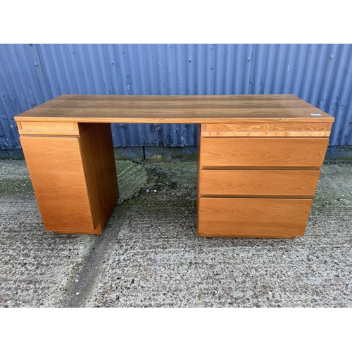 7 - A mid century teak kneehole desk by TAPLEY 33  - 140x54x74