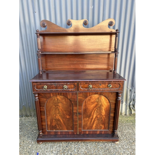80 - A Victorian mahogany chiffonier sideboard 110x45x160