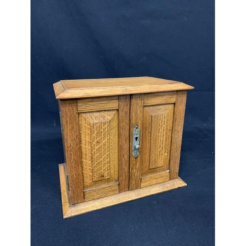 547 - Wooden stationery cabinet, 28 x 20 x 25cms