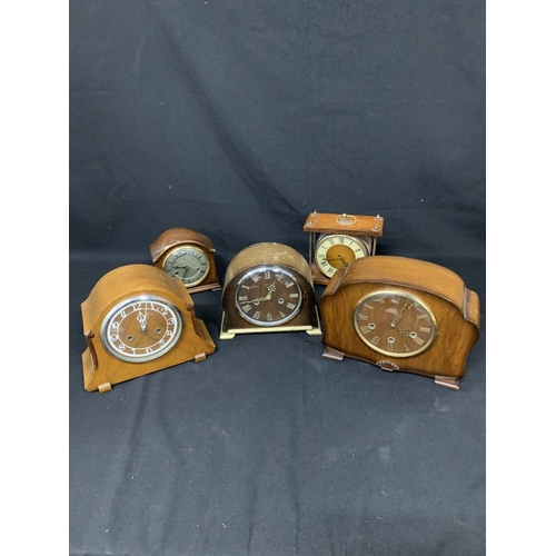 558 - 5 wooden mantel clocks