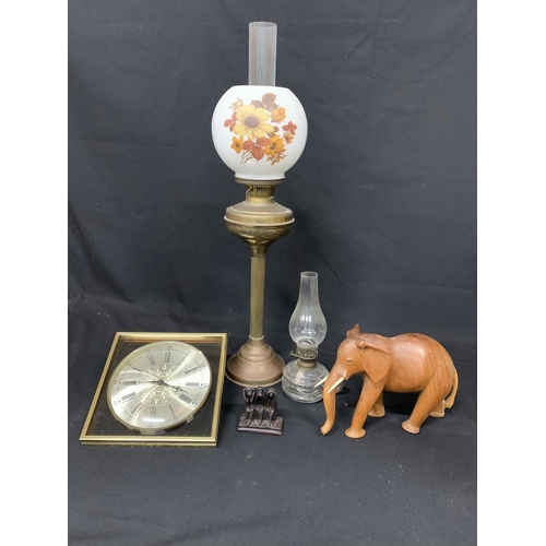 627 - 2 oil lamps, Wall Clock and 2 figures