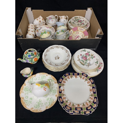 672 - Over 60 pieces of decorative china