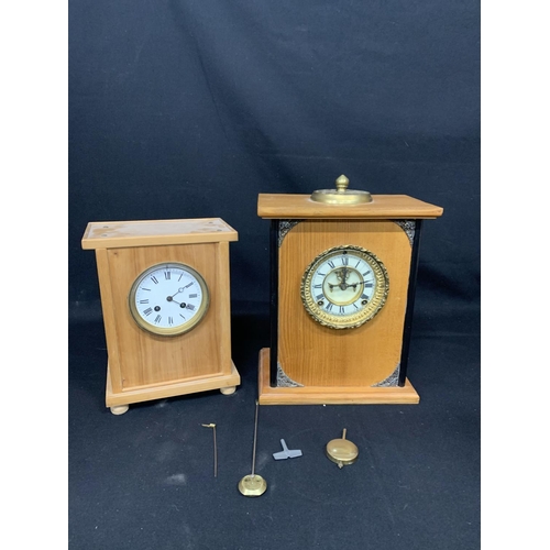 777 - Two wooden mantel clocks, tallest 32 cms