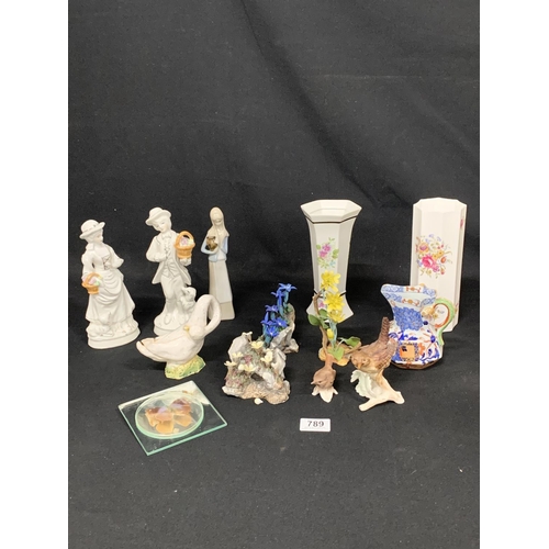 789 - Worcester Vase, 2 goebel bird figures and ornaments