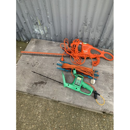 421 - Flymo Hedge Cutter 600XT and Qualcast Hedge Cutter 14 with lead