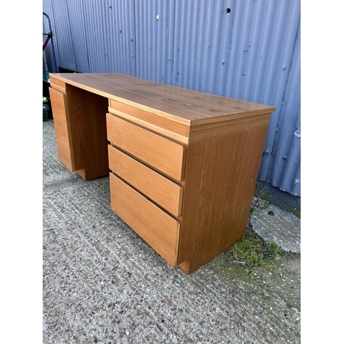 202 - A mid century teak kneehole desk by TAPLEY 33  - 140x54x74