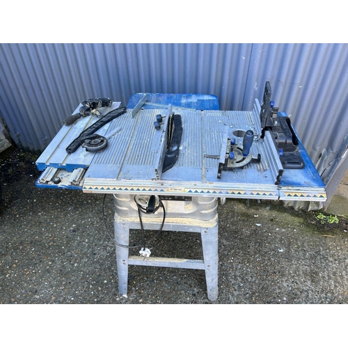 369 - A FOX 240v table saw