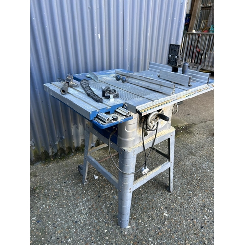 369 - A FOX 240v table saw