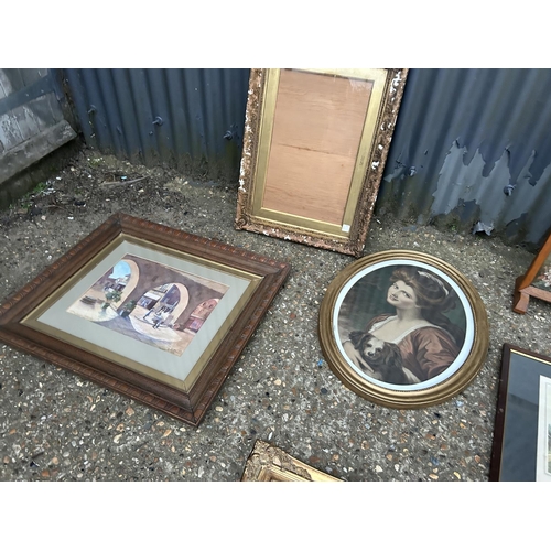 39 - Oak framed fire screen and five assorted pictures / frames