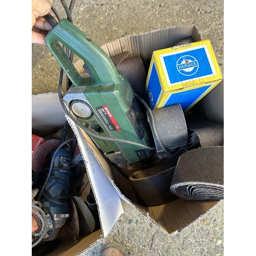 400c - Box container 2 grinders, a belt sander and a wall paper remover