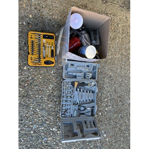 400h - Box of sprayers, scalpel set and tool kit