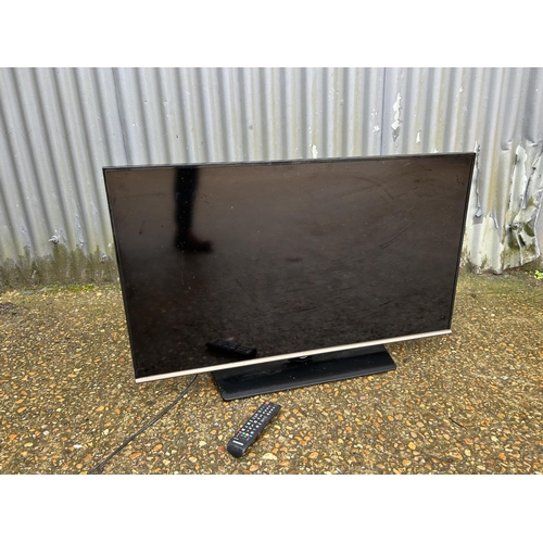 56 - Samsung 39inch tv with remote