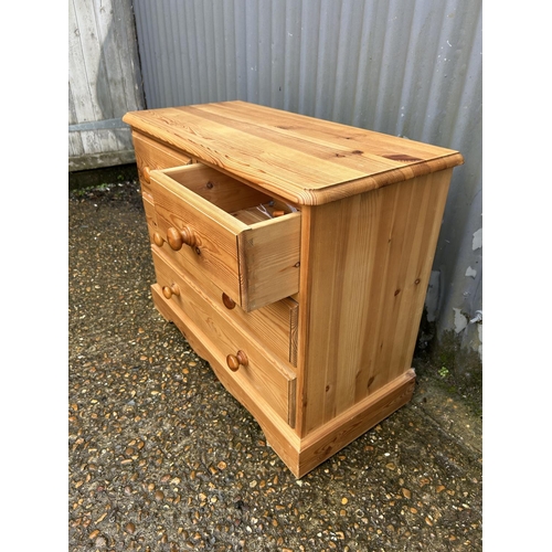 65 - A small pine chest of four 77x 37x 60