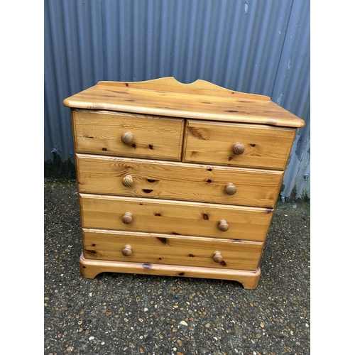 86 - A pine chest of five drawers 80x40x77