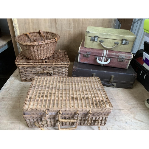 561 - 3 baskets and 3 cases (6)