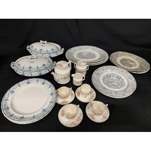 587 - Dinnerware and coffee set, (2)