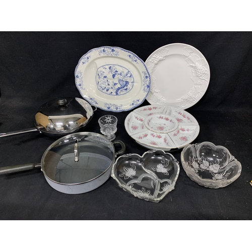 1047 - Large blue and white Bisto Meat plate, White platter, wok and large frying pan, hors d'hoevre  dish ... 